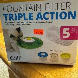 Triple Action Fountain Filter for Cats - Green and White